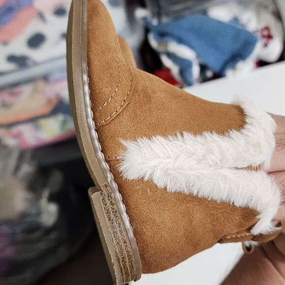 Girls BabyGap Brown Suede Texture Boots Size 7 Christmas Holiday Winter - Picture 6 of 10